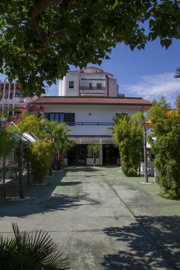 Hotel Atena Cirò Marina エクステリア 写真