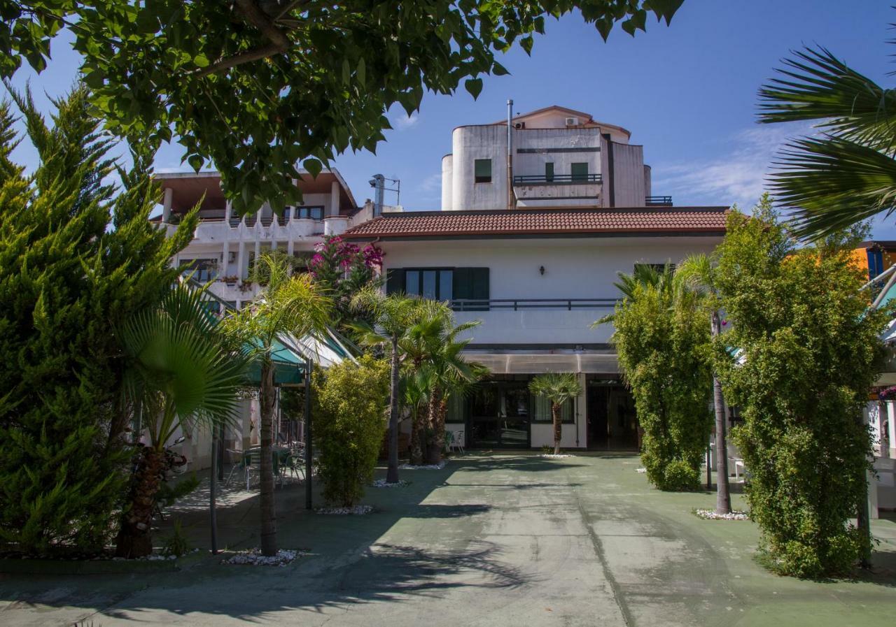 Hotel Atena Cirò Marina エクステリア 写真